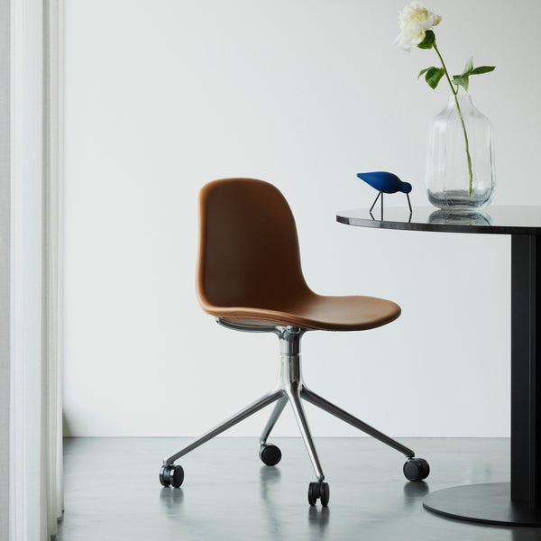 Form swivel kėdė