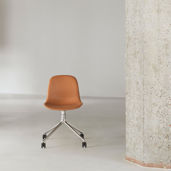 Form swivel kėdė