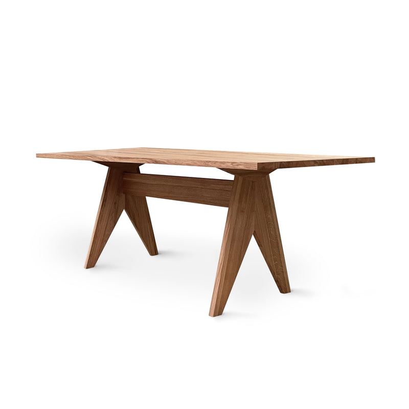 Pose dining table