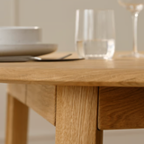 Palo Round dining table