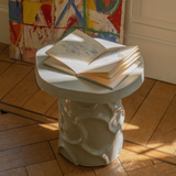 Mena šoninis staliukas