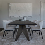 Pose dining table