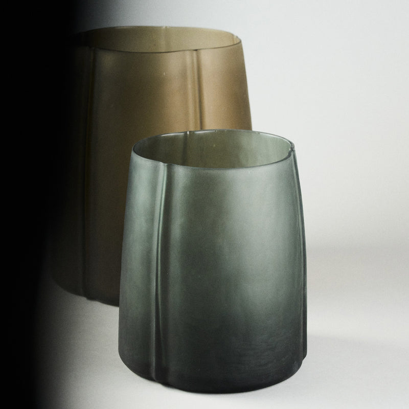 Shapes dark gray 01 vase