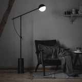 Balancer floor lamp