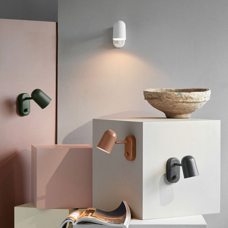 Buddy wall lamp