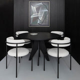 Pose dining table