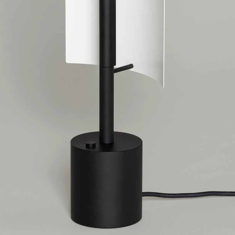 Lámina 45 table lamp