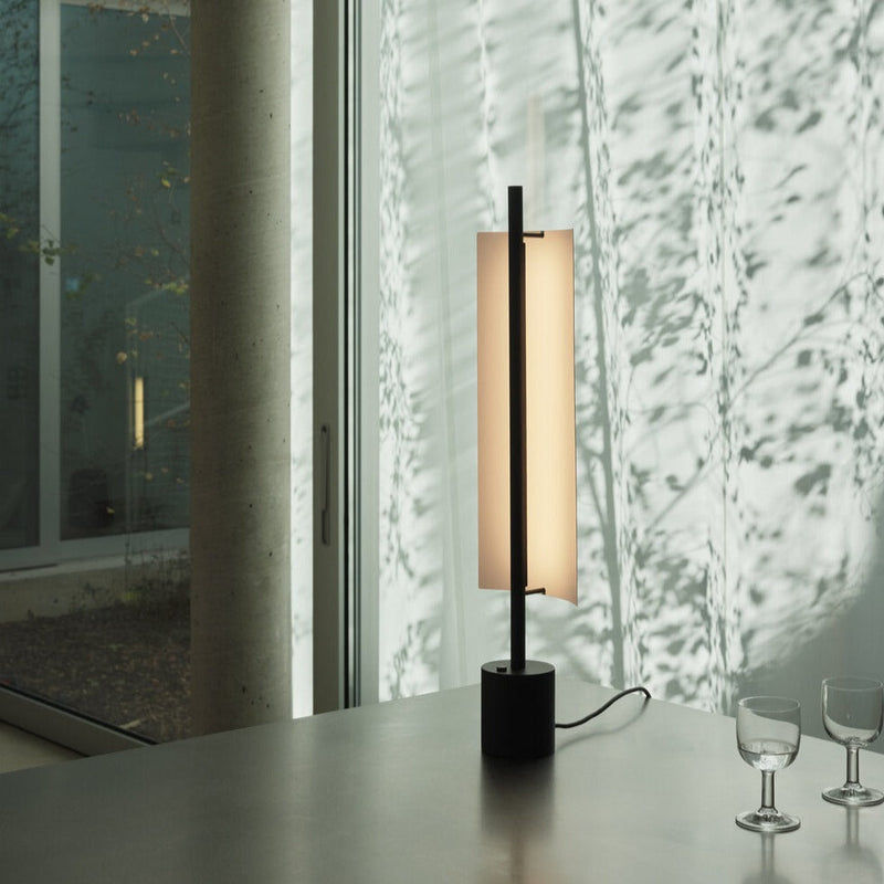 Lámina 45 table lamp