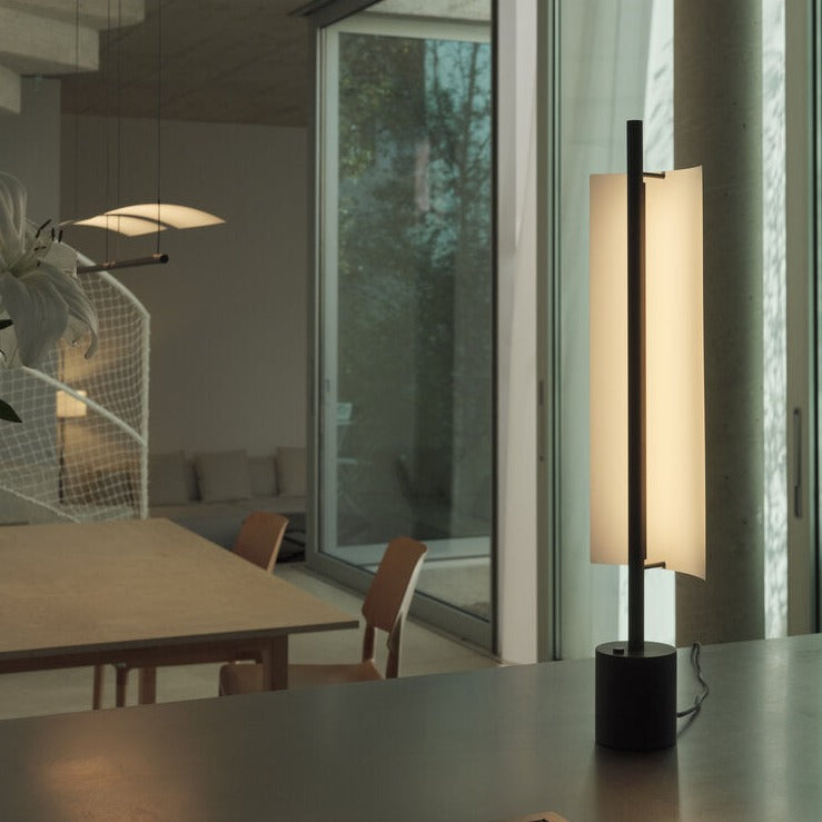 Lámina 45 table lamp