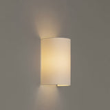 Singular wall lamp