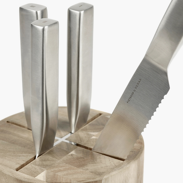 Base knife set with wooden knife block