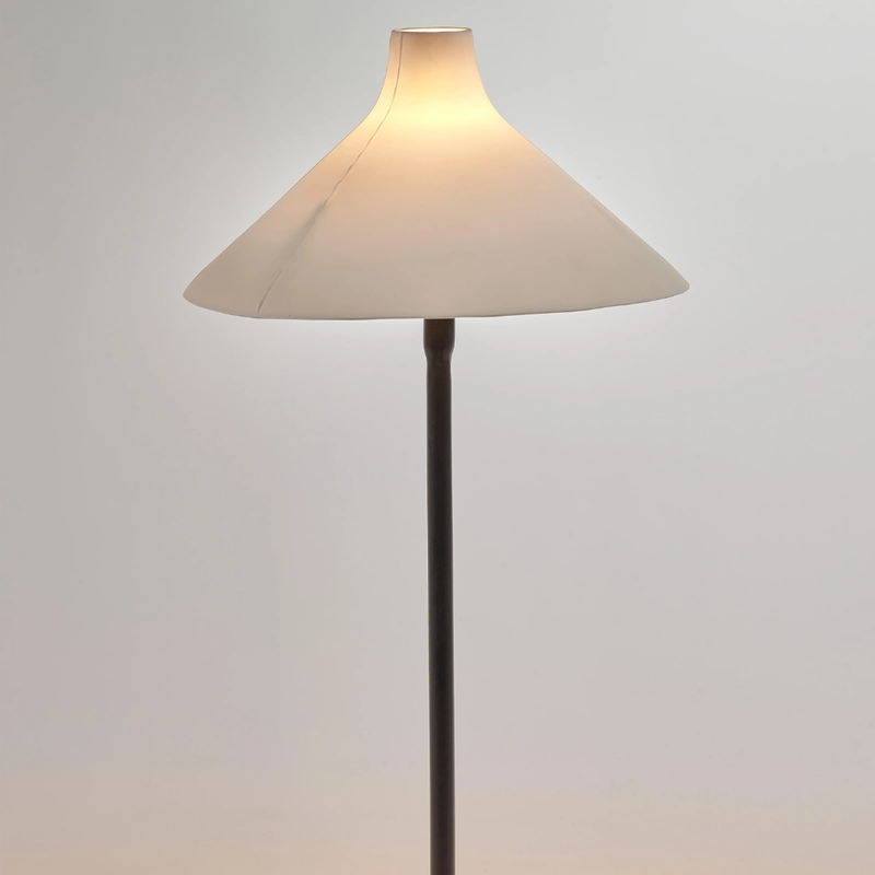 White Seam table lamp