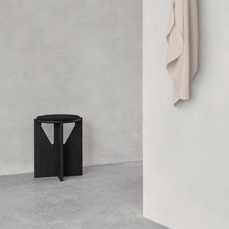 Stool šoninis staliukas - Nomu Design