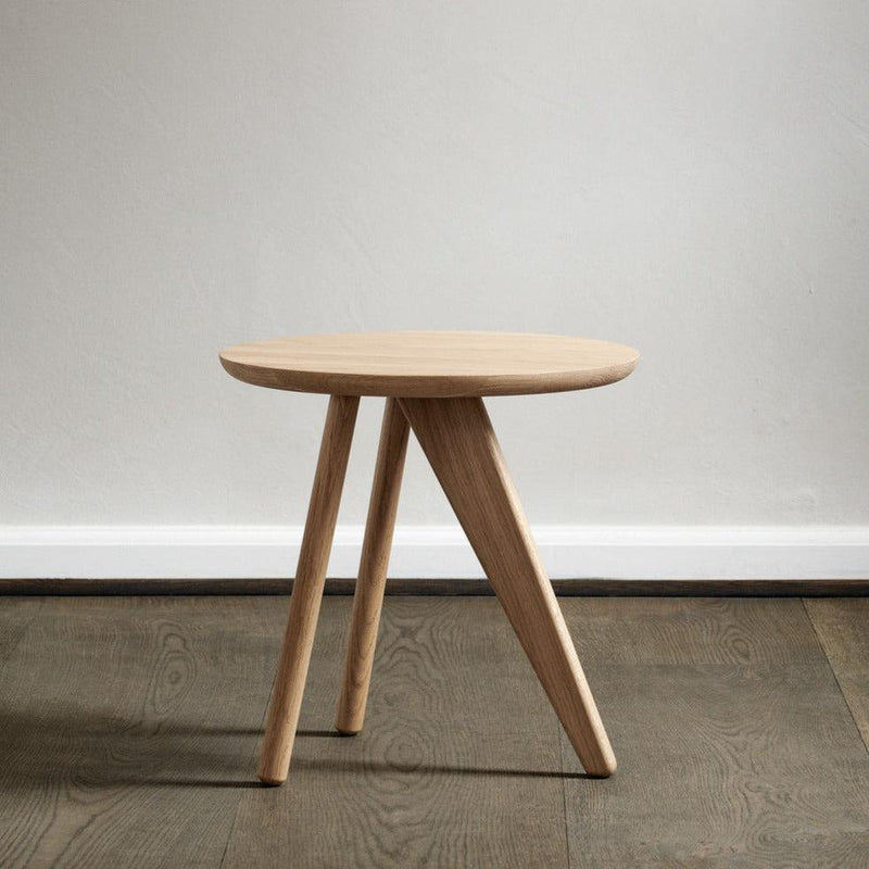 Fin šoninis staliukas - Nomu Design