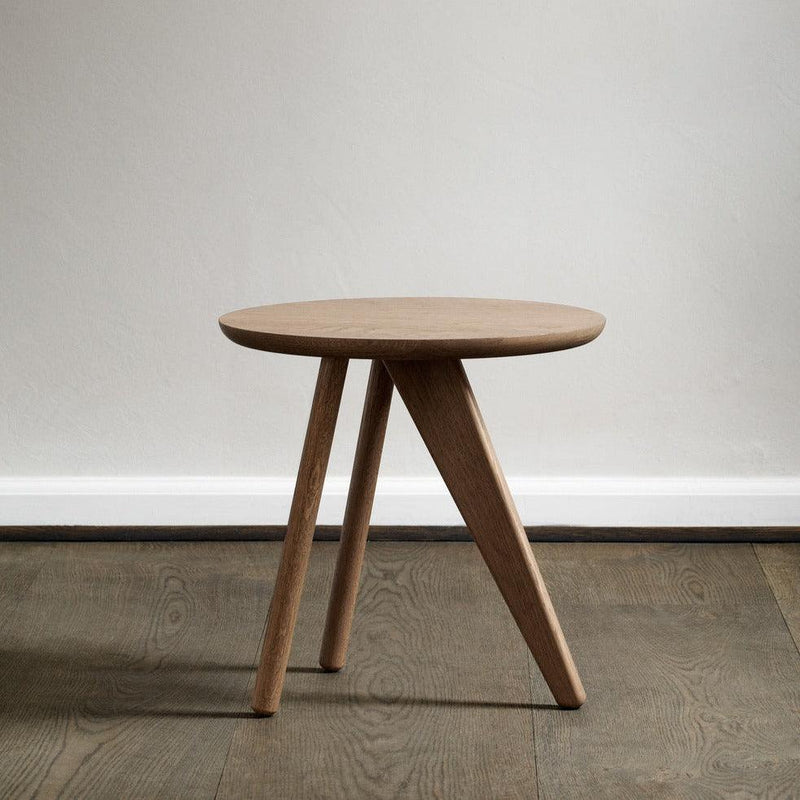 Fin šoninis staliukas - Nomu Design