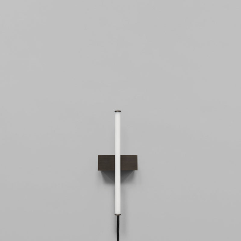 Stick wall lamp