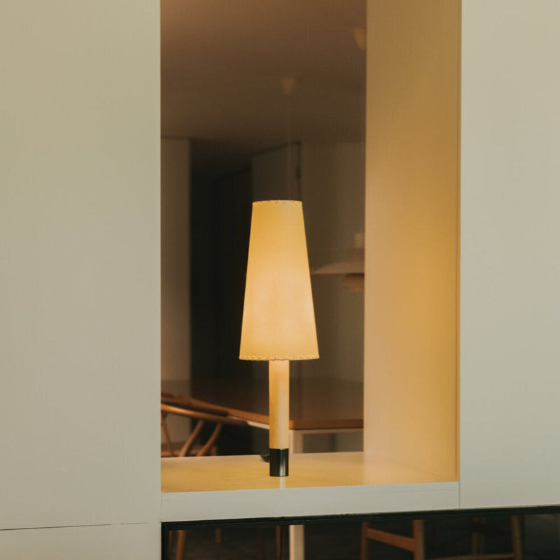 Basica table lamp