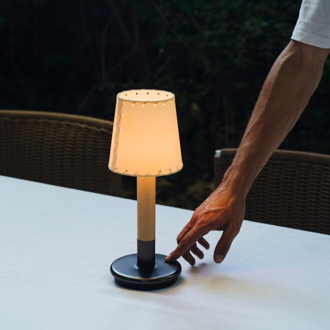 Basica Minima Bateria lamp