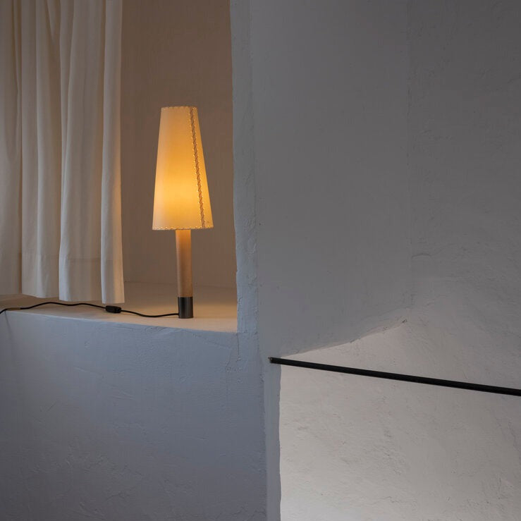 Basica table lamp